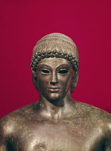 ギリシャのベネヴェントで発見された像の頭であるピオンビーノのアポロ（紀元前480年頃（青銅））（98014、98015、177203も参照）